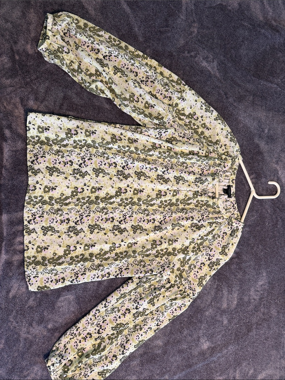 Ann Taylor Olive Green Floral Long-Sleeve Blouse with Pale Lilac Detail